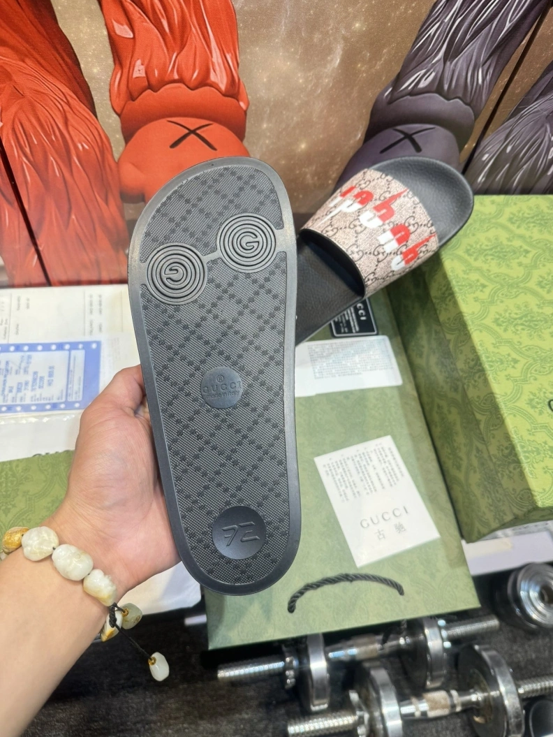 Trendsetting Gxccx Slippers 158247