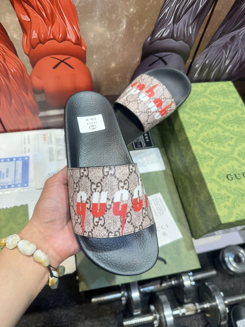Trendsetting Gxccx Slippers 158247