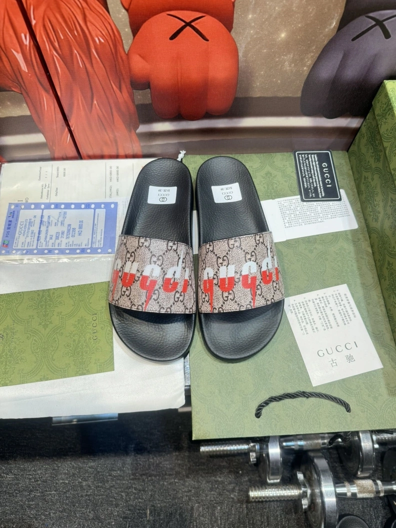 Trendsetting Gxccx Slippers 158247