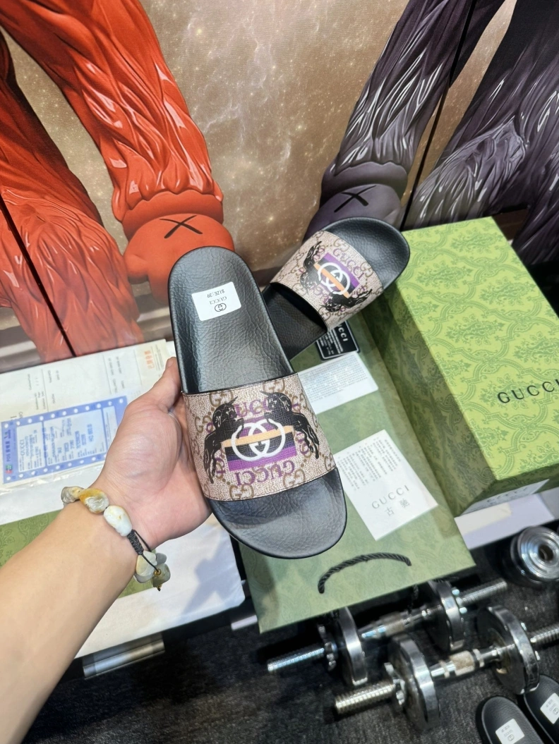 Vibrant Gxccx Slippers 158235