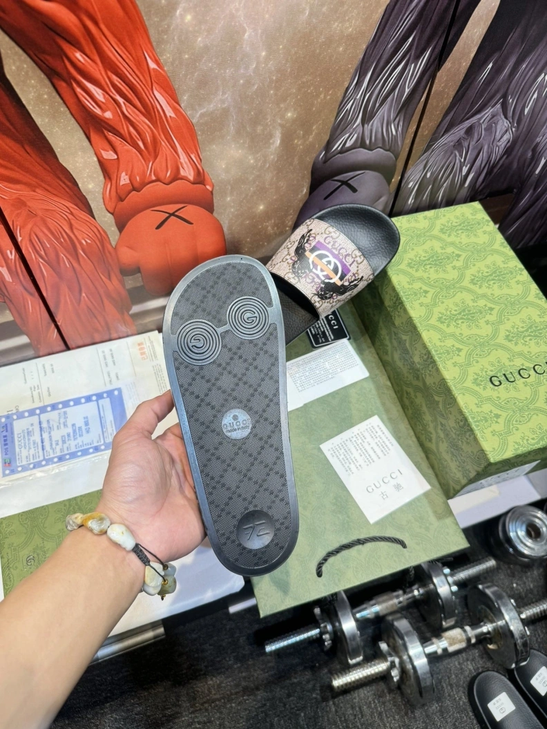 Vibrant Gxccx Slippers 158235