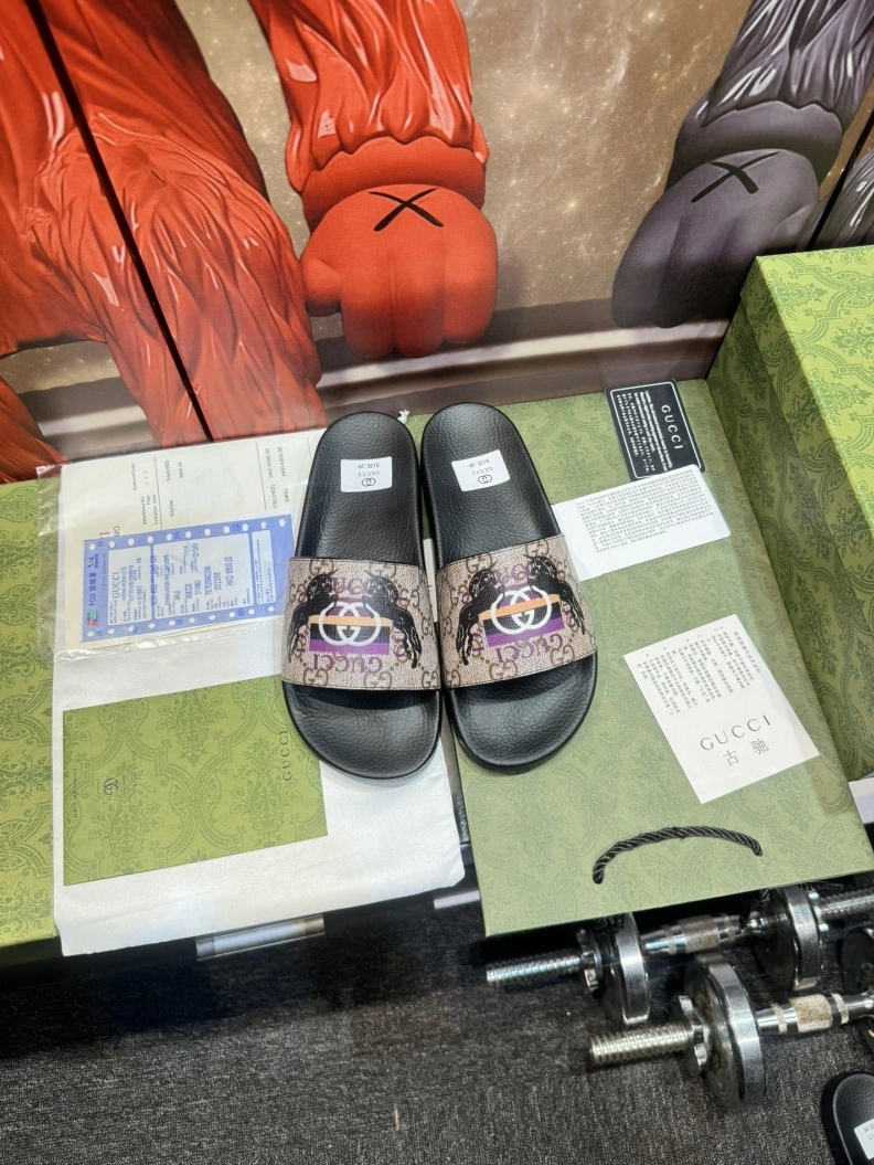 Vibrant Gxccx Slippers 158235