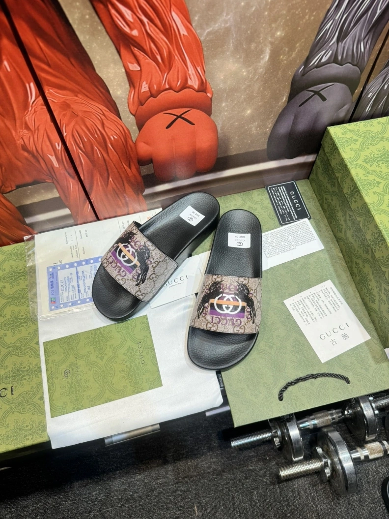 Vibrant Gxccx Slippers 158235