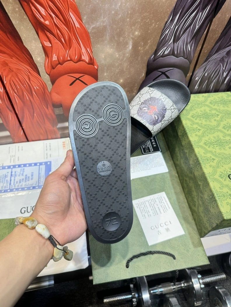 SportInspired Gxccx Slippers 158238