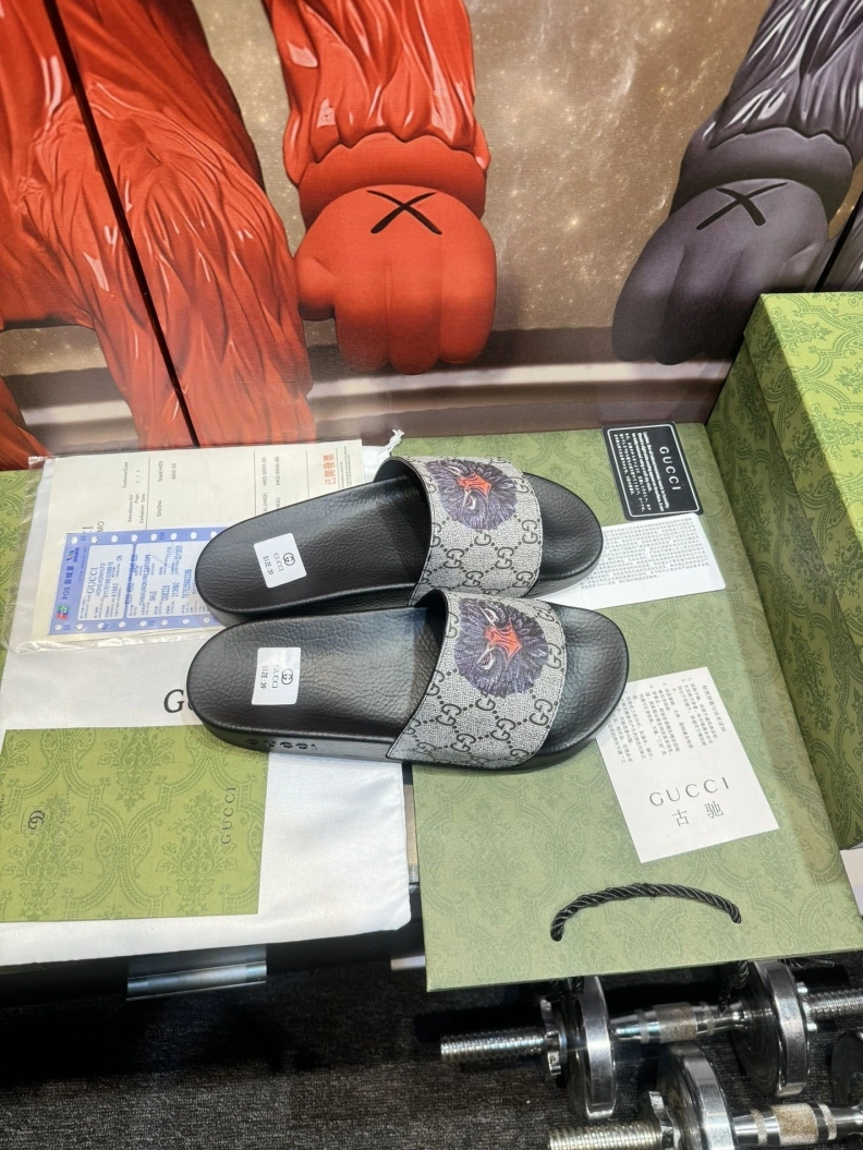 SportInspired Gxccx Slippers 158238