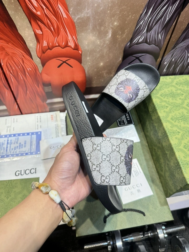 SportInspired Gxccx Slippers 158238