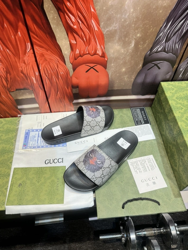 SportInspired Gxccx Slippers 158238