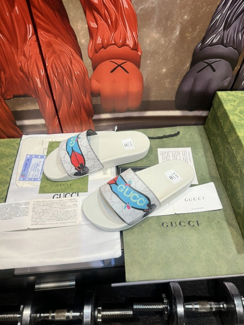 Gxccx Slippers Resilient 158213