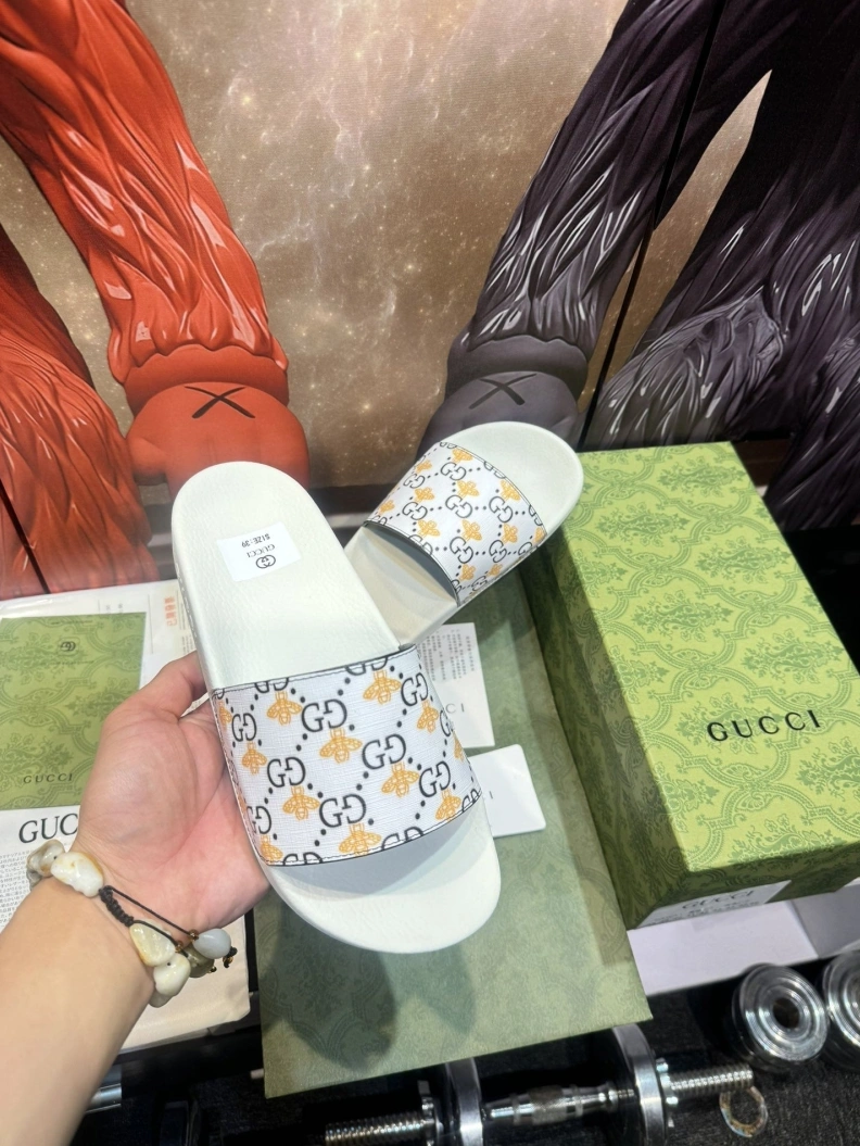 Sleek Gxccx Slippers 158217