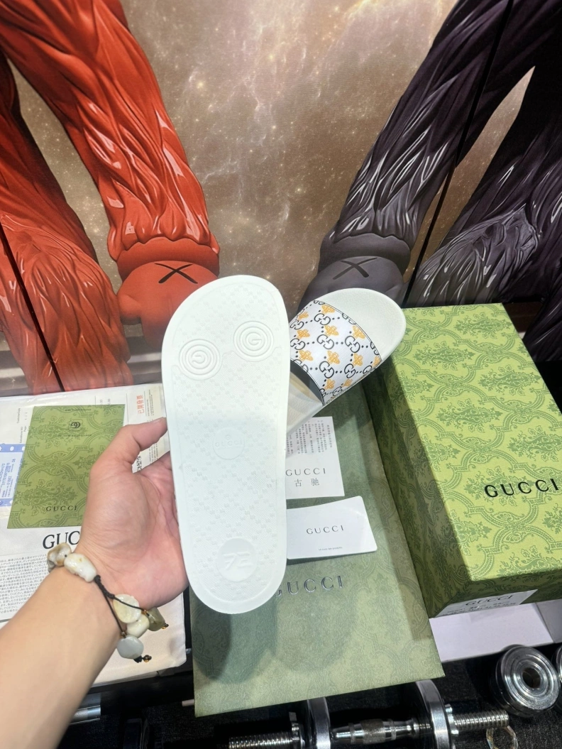 Sleek Gxccx Slippers 158217