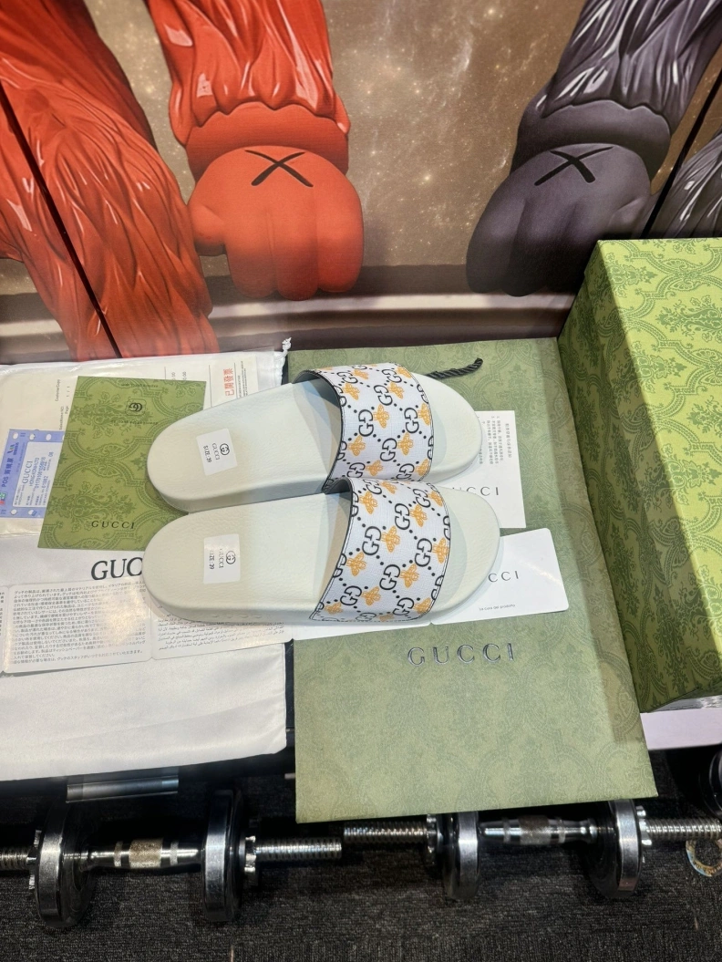 Sleek Gxccx Slippers 158217
