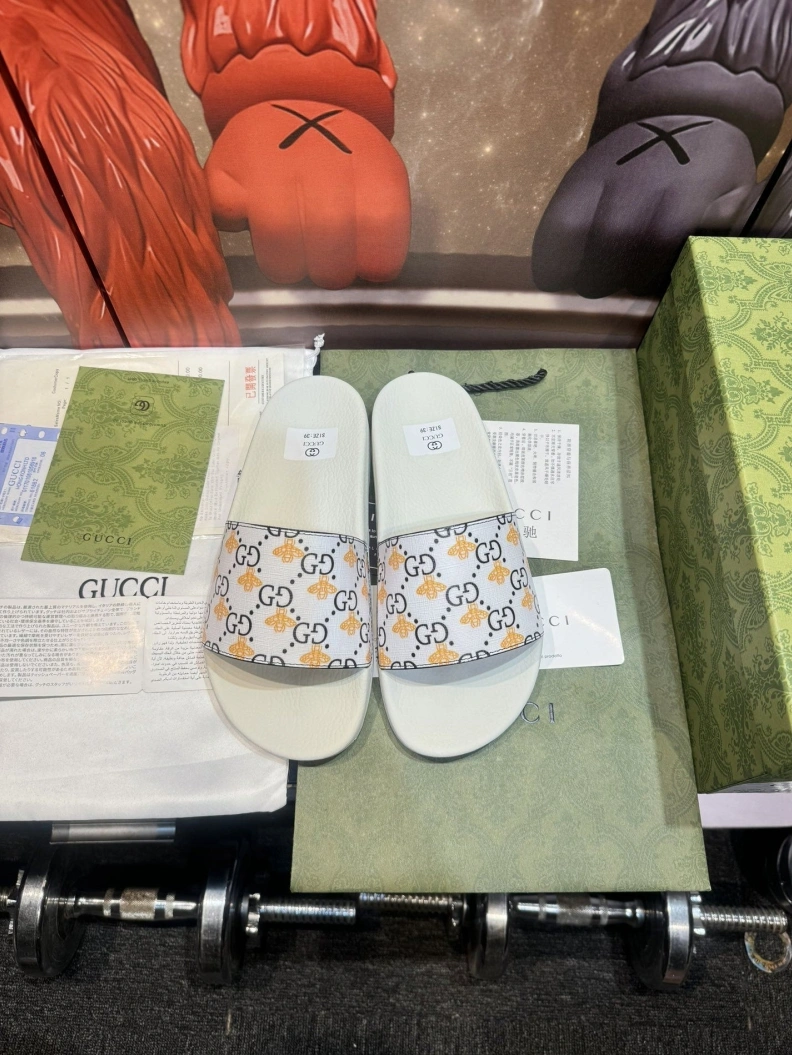 Sleek Gxccx Slippers 158217