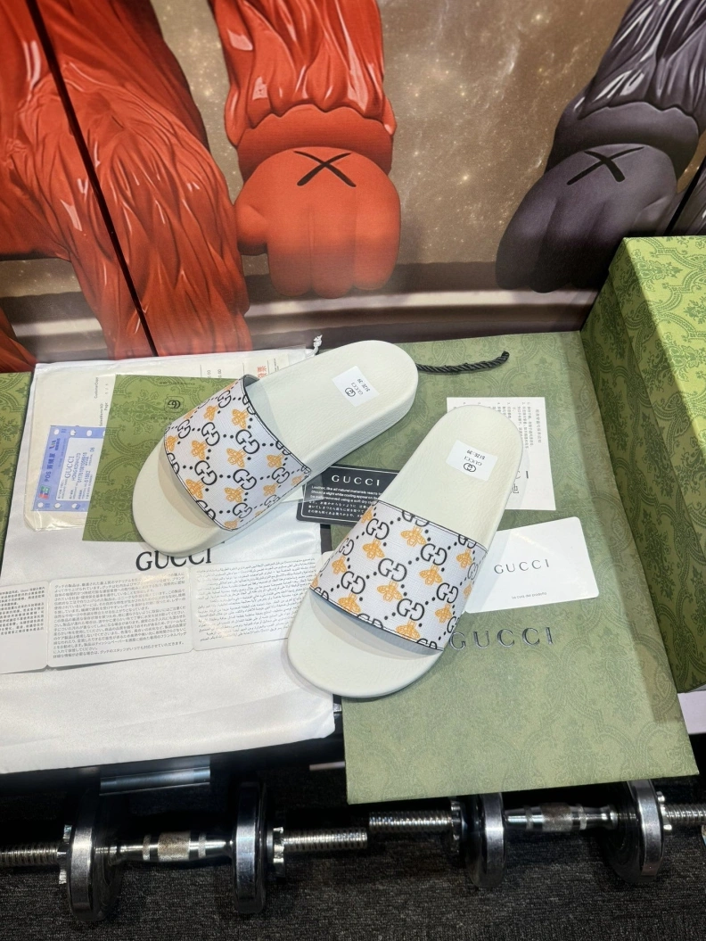 Sleek Gxccx Slippers 158217