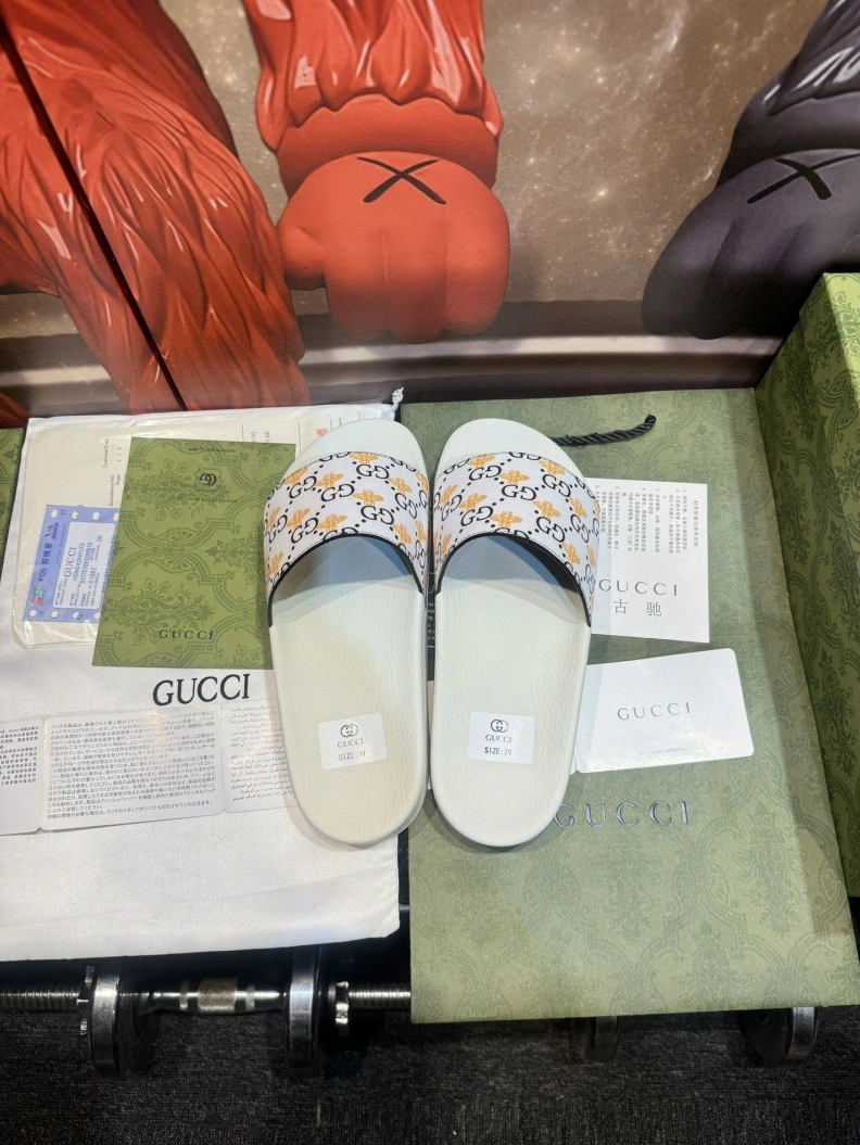 Sleek Gxccx Slippers 158217