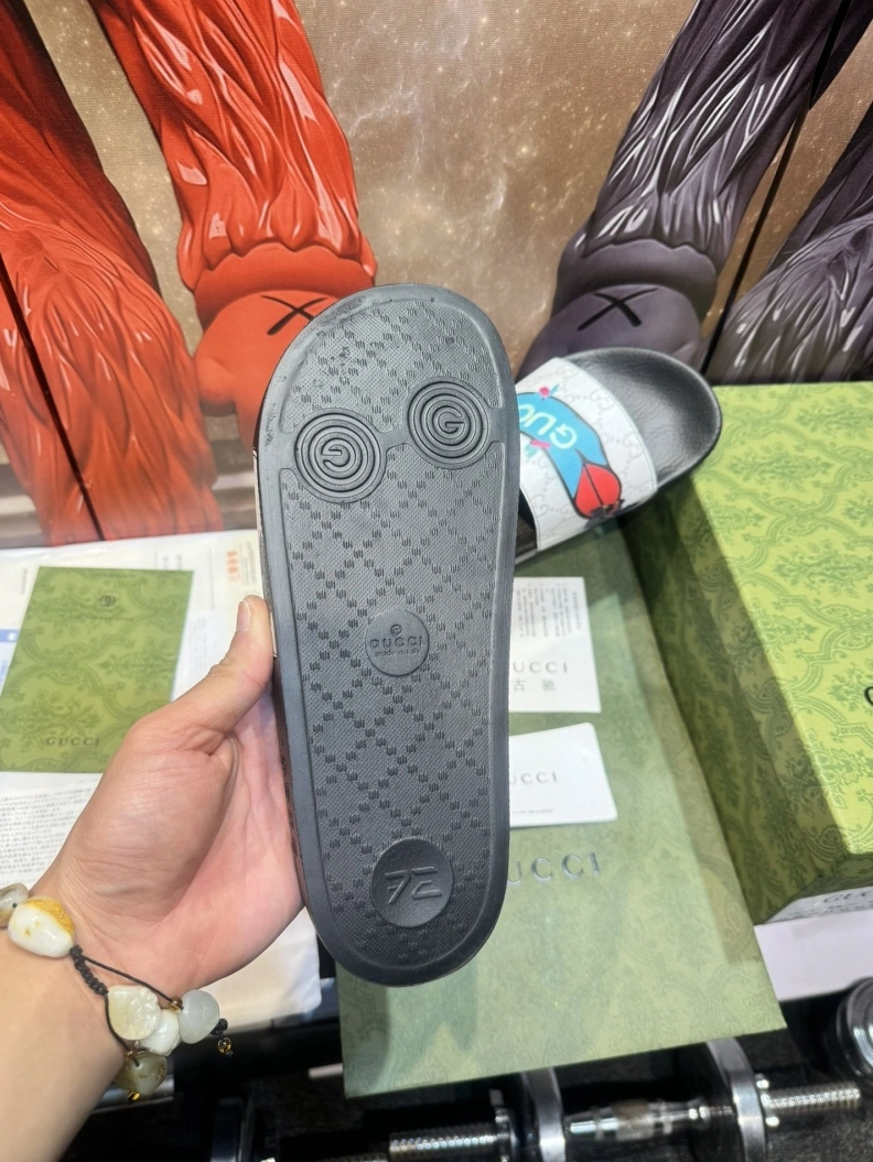 Soft Gxccx Slippers 158211