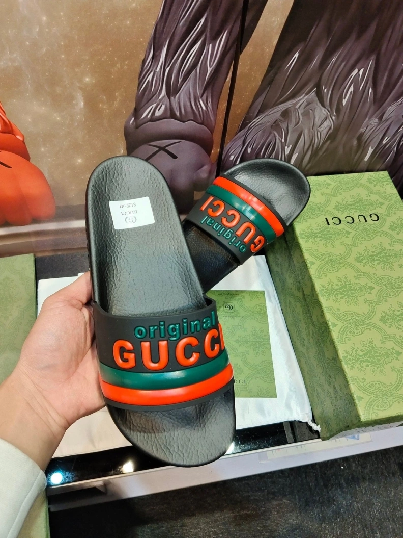 Elegant Gxccx Slippers 158181