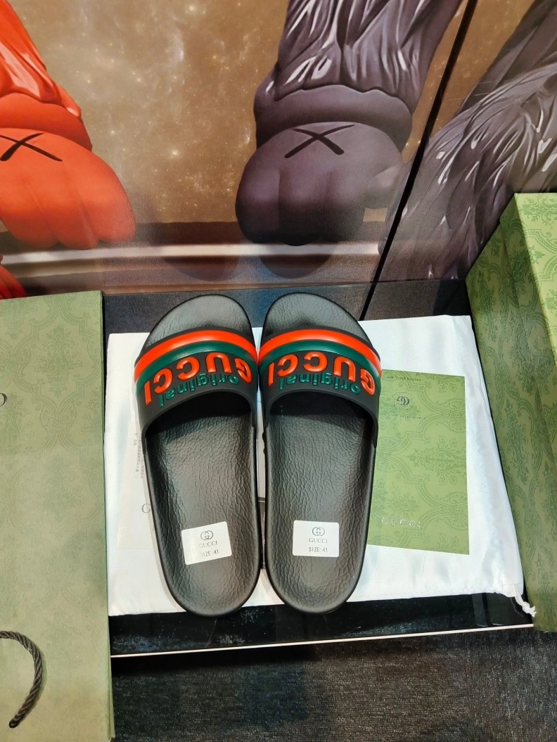 Elegant Gxccx Slippers 158181