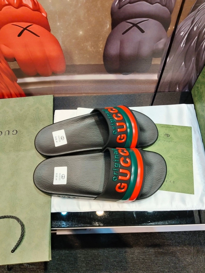 Elegant Gxccx Slippers 158181