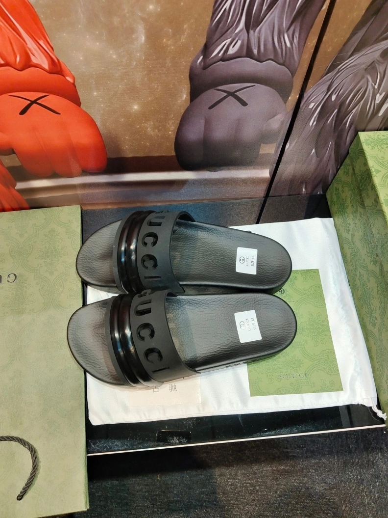 Versatile Gxccx Slippers 158193