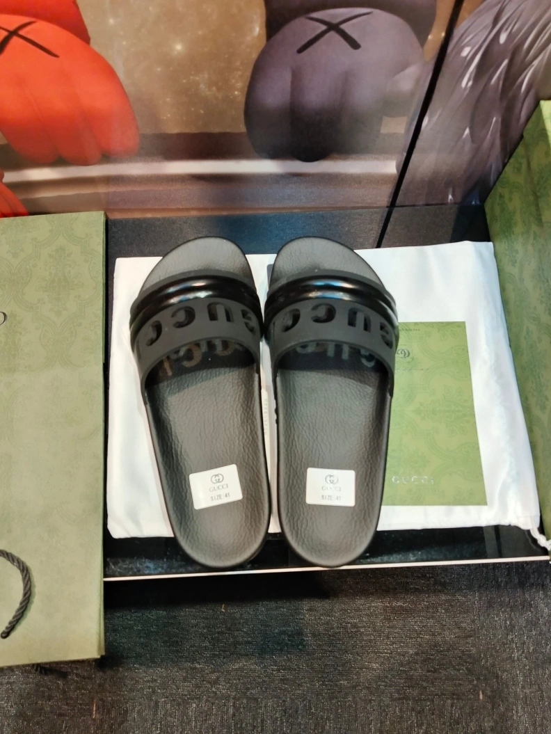 Versatile Gxccx Slippers 158193