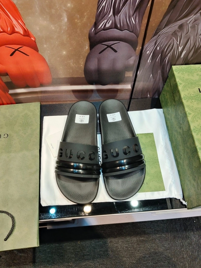 Versatile Gxccx Slippers 158193