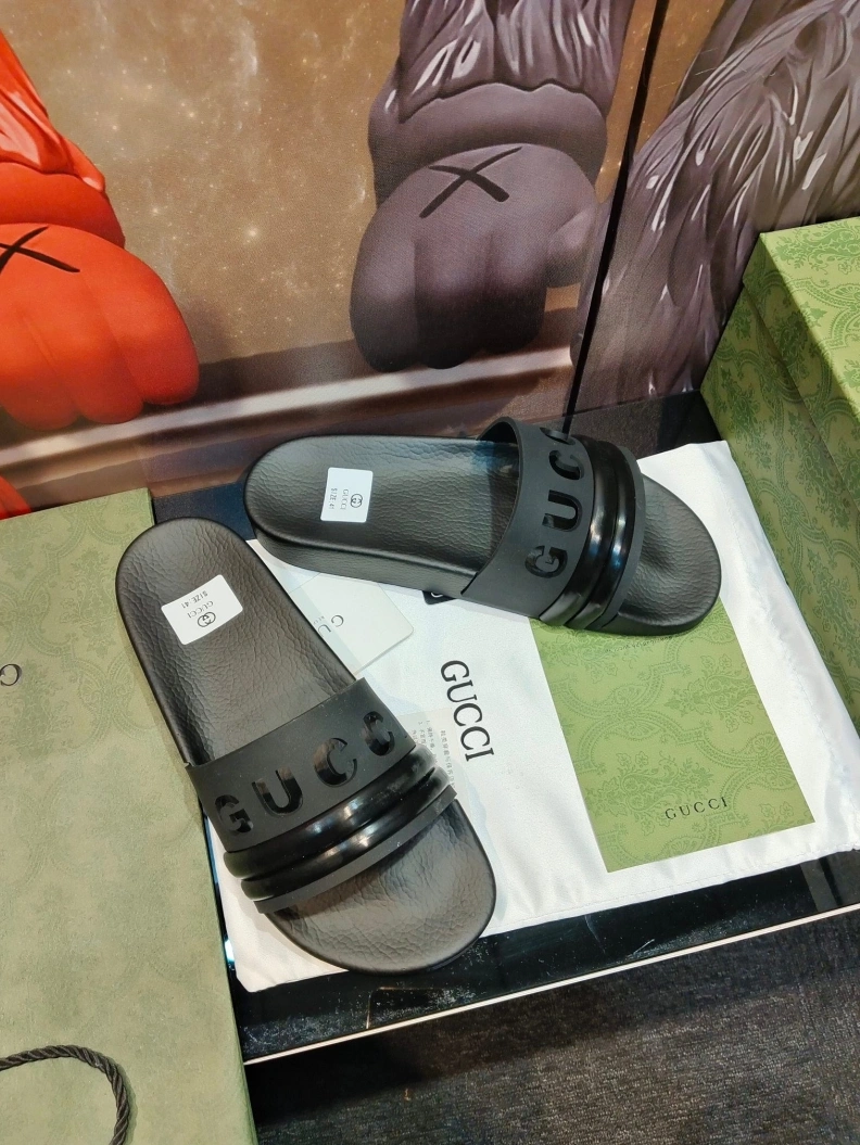 Versatile Gxccx Slippers 158193