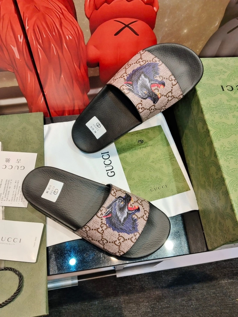 Gxccx Slippers Timeless 158176