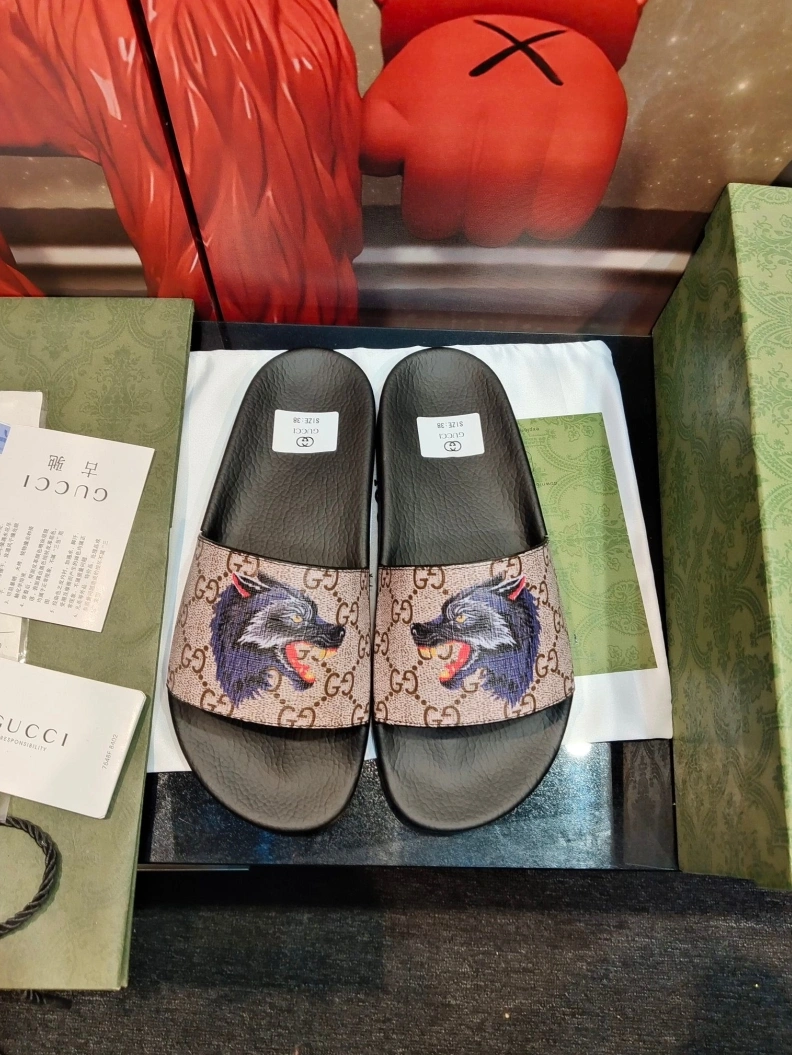 Gxccx Slippers Timeless 158176
