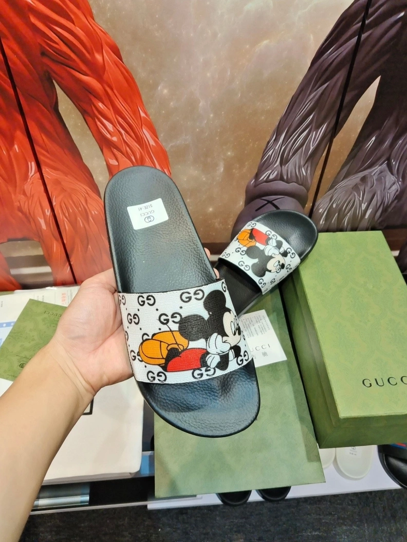 Minimalist Gxccx Slippers 158191