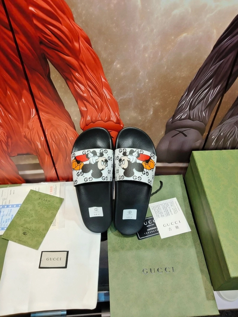 Minimalist Gxccx Slippers 158191