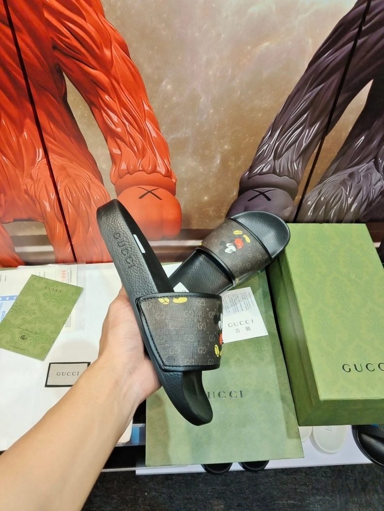 Unique Gxccx Slippers 158167
