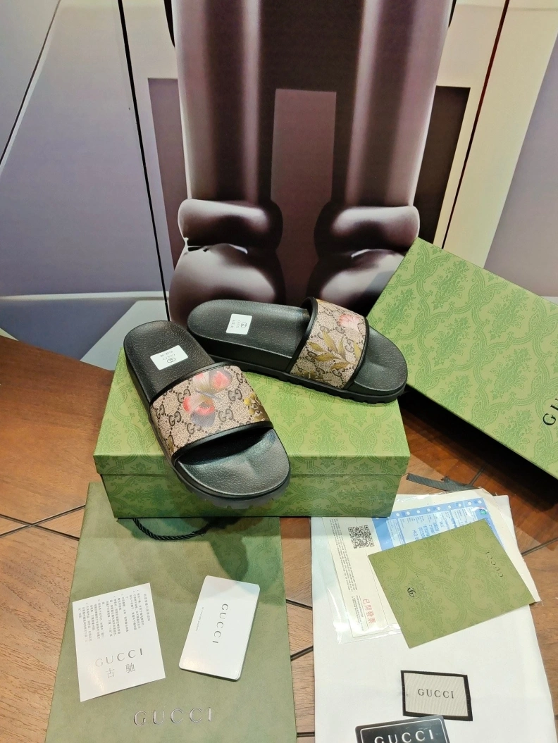 Cozy Gxccx Slippers 158155