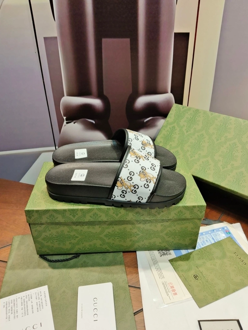 Trendsetting Gxccx Slippers 158154