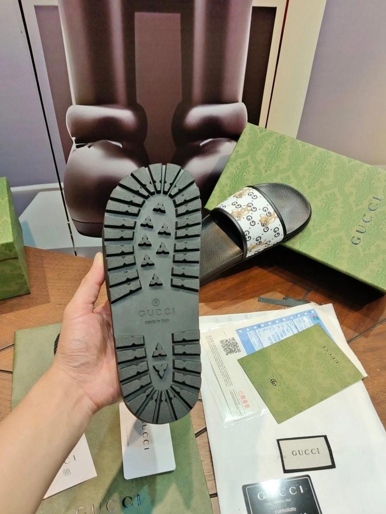 Trendsetting Gxccx Slippers 158154