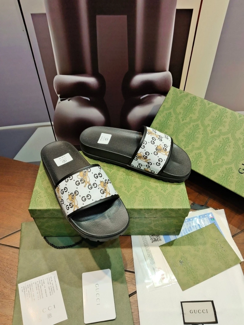 Trendsetting Gxccx Slippers 158154