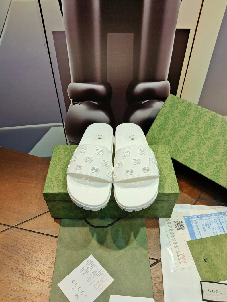 Efficient Gxccx Slippers 158134