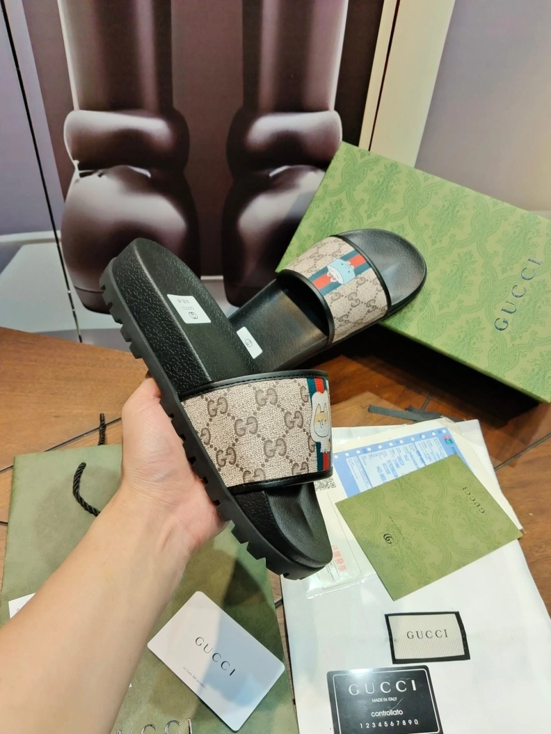 Sleek Gxccx Slippers 158144