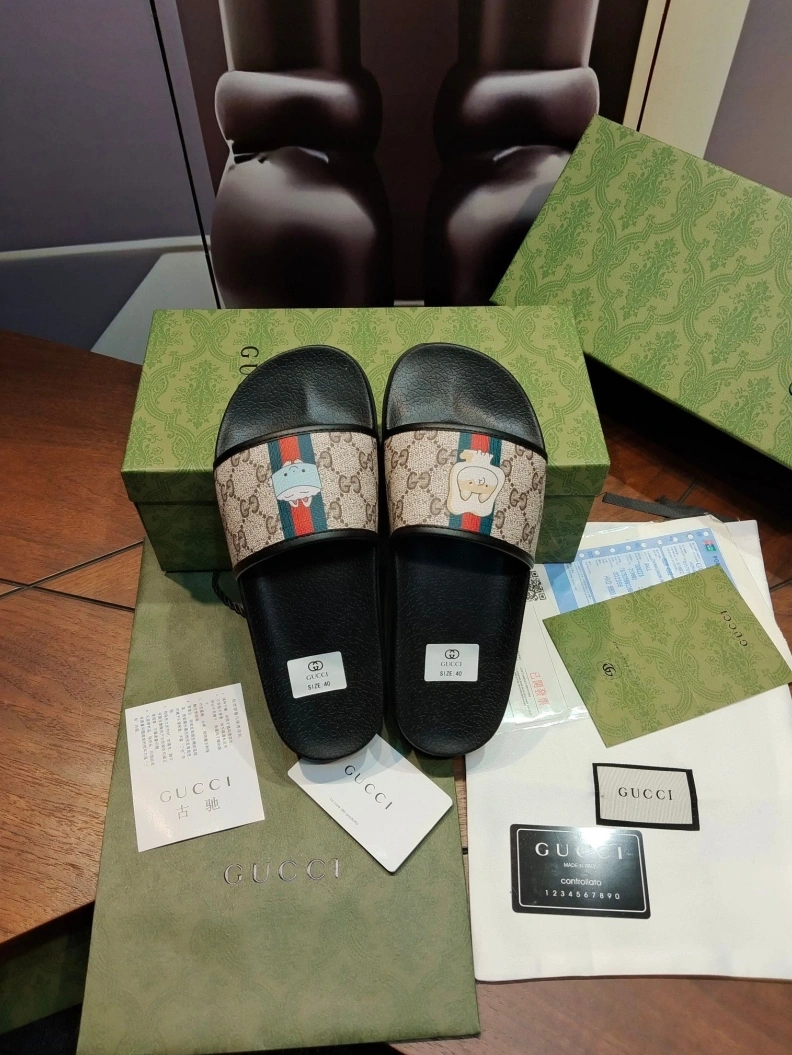 Sleek Gxccx Slippers 158144