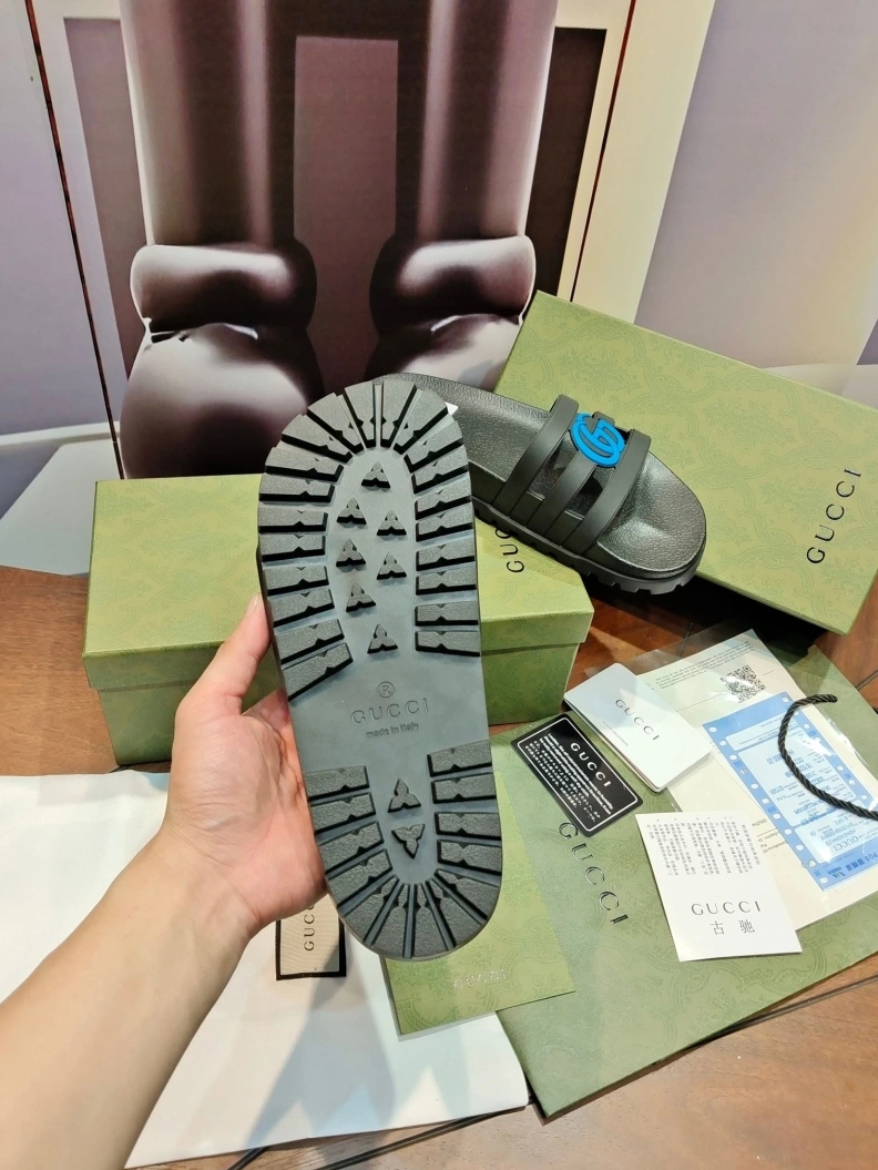 Resilient Gxccx Slippers 158131