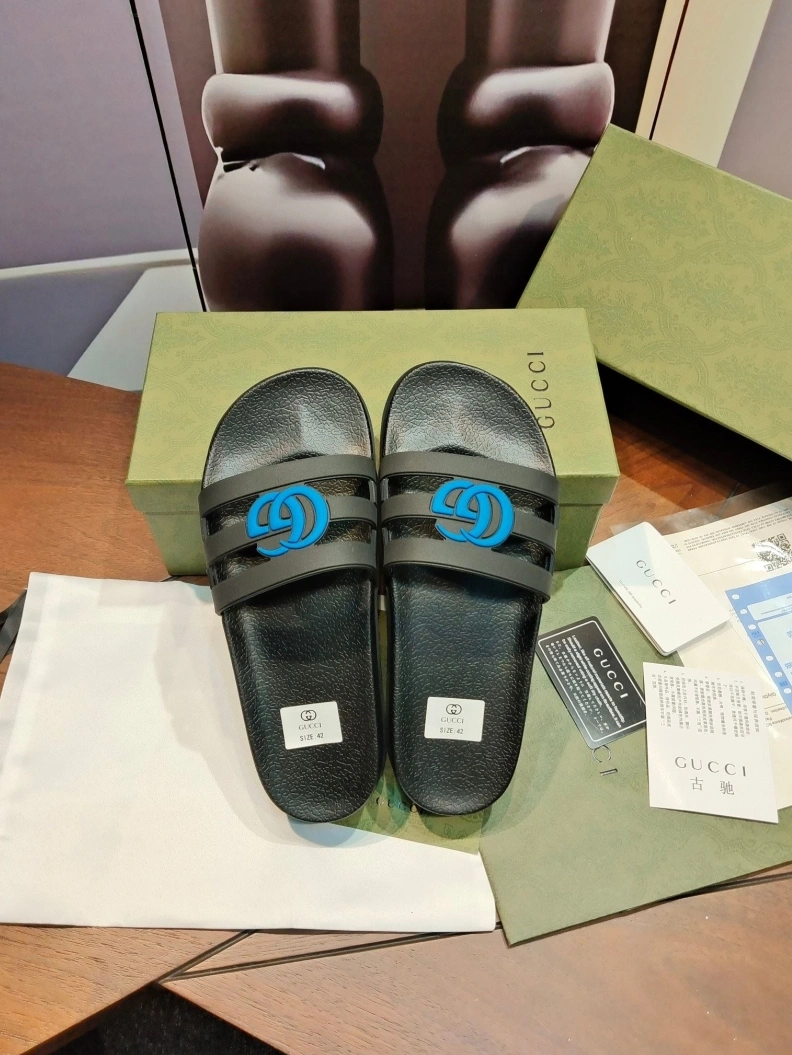 Resilient Gxccx Slippers 158131