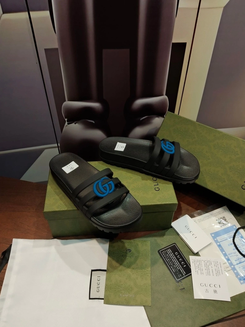 Resilient Gxccx Slippers 158131
