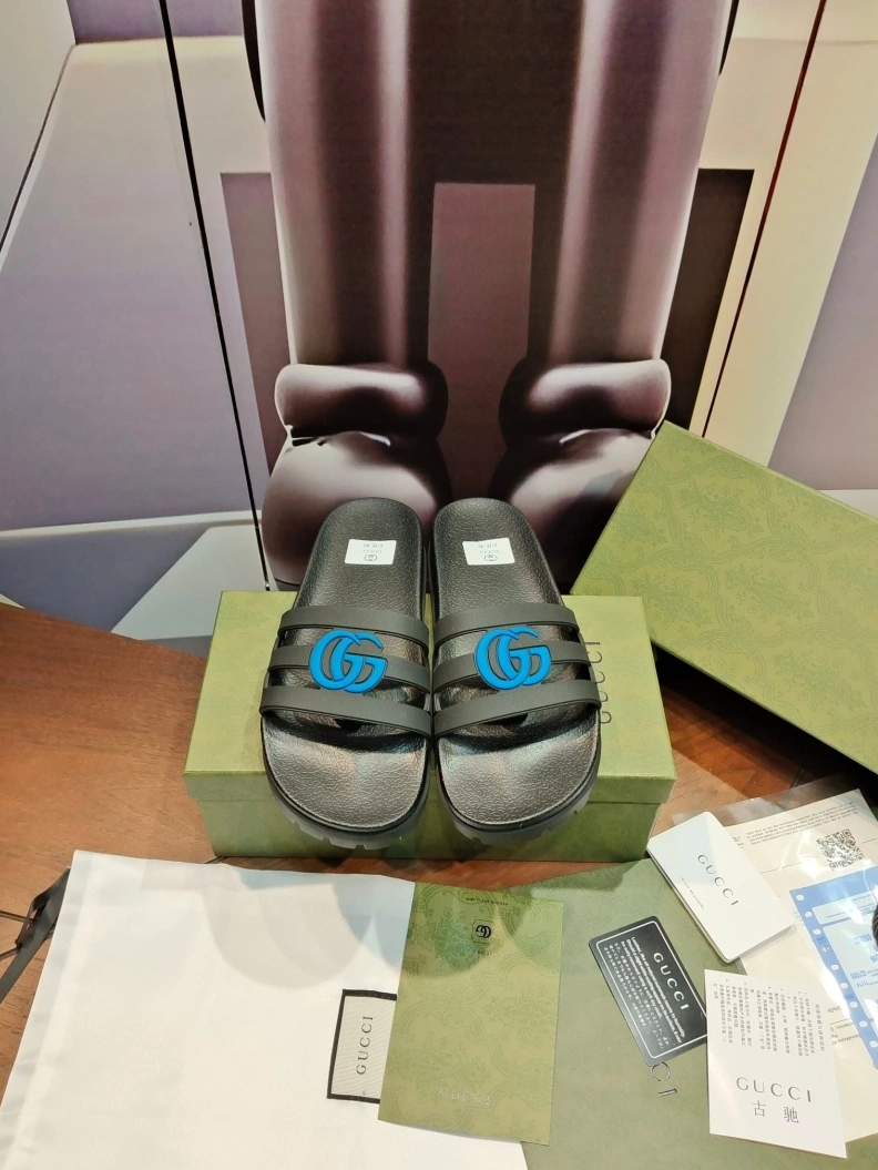Resilient Gxccx Slippers 158131