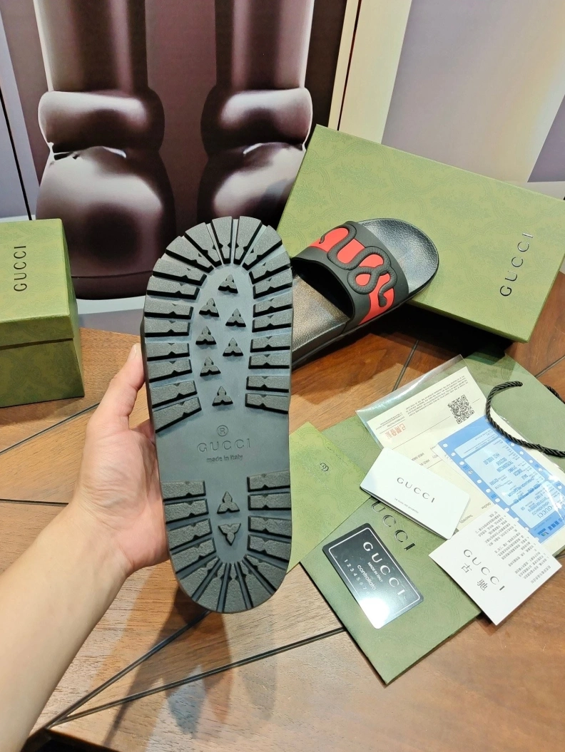 Fashionable Gxccx Slippers 158125