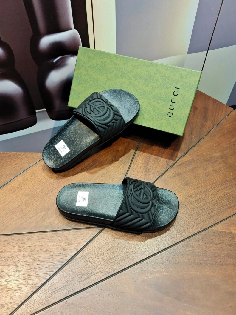 Elegant Gxccx Slippers 158133