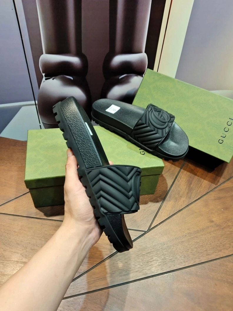 Elegant Gxccx Slippers 158133
