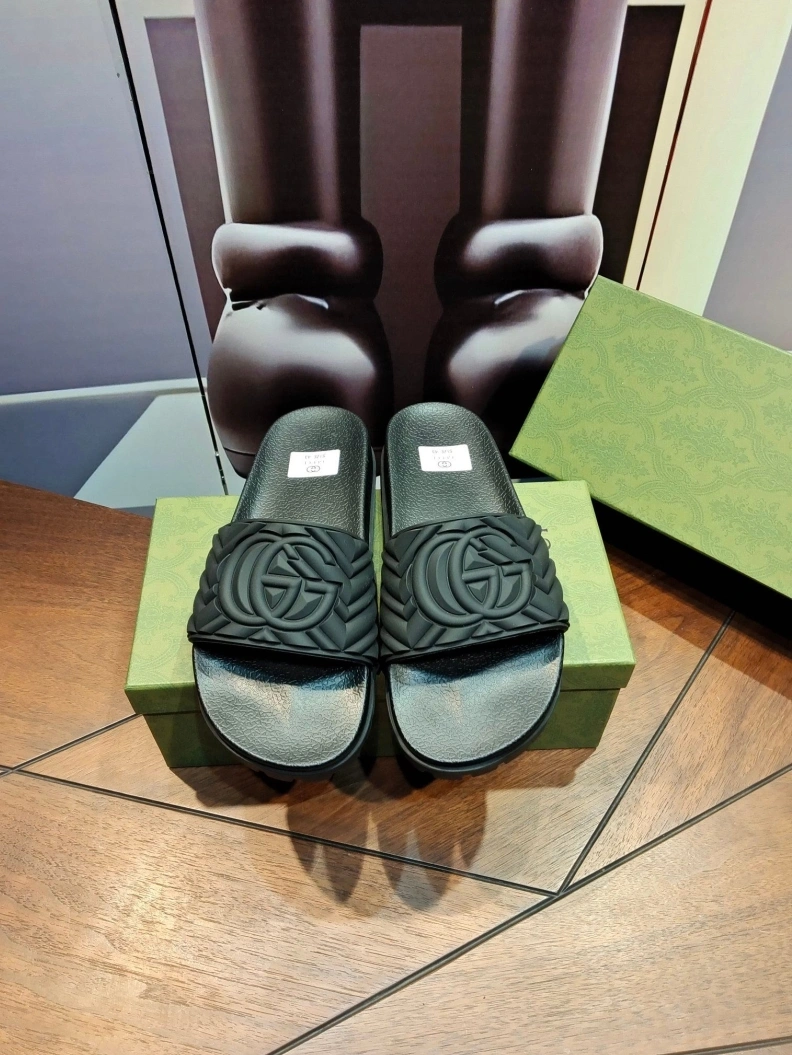 Elegant Gxccx Slippers 158133