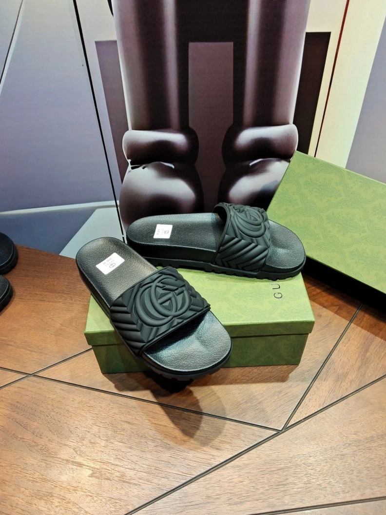 Elegant Gxccx Slippers 158133