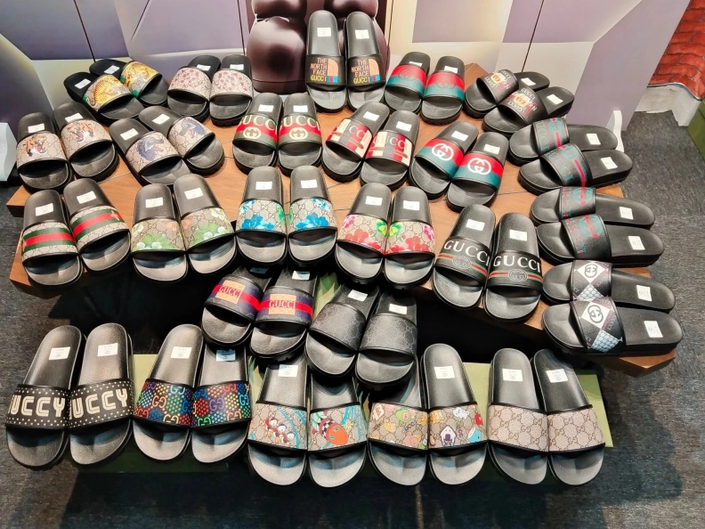 ModernLook Gxccx Slippers 158137
