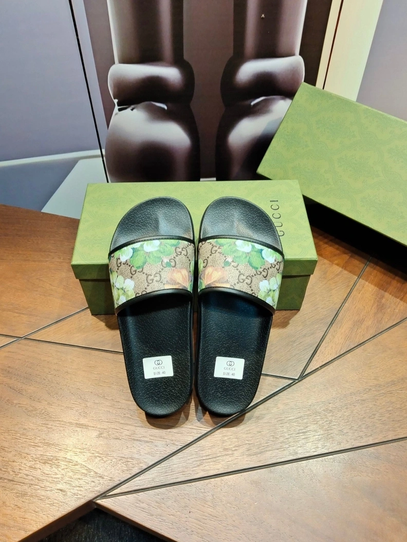 Affordable Gxccx Slippers 158117