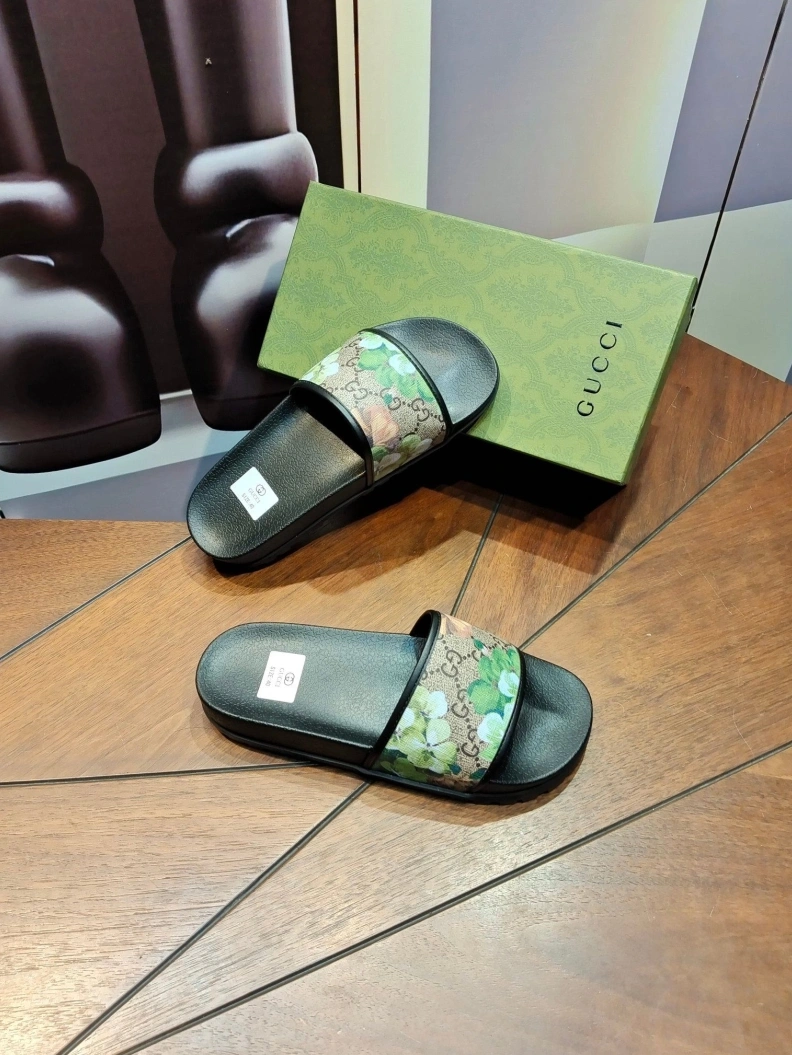 Affordable Gxccx Slippers 158117